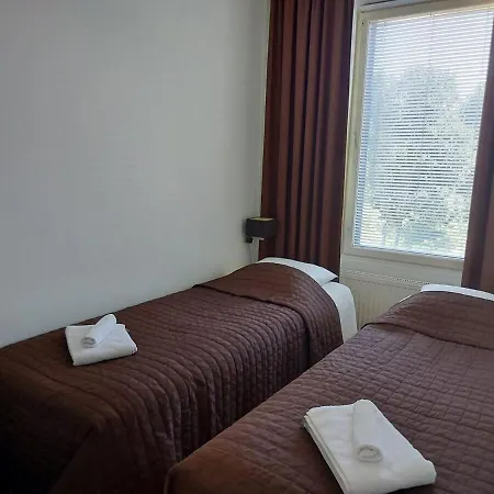 Gella Strömbergintie 8 *